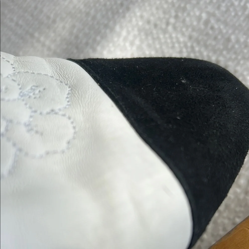 Anne Fontaine Black and‎ White Floral Loafers - Picture 11 of 11